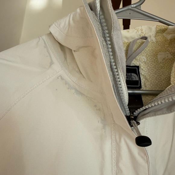 The North Face White Hooded Jacket - Picture 2 of 3